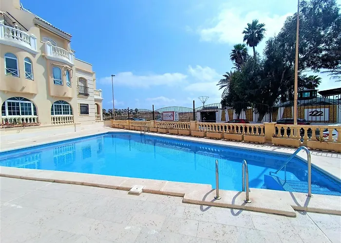 Amazing Penthouse On The Beach, Sea Views, Wifi, Airconditioning And Parking
