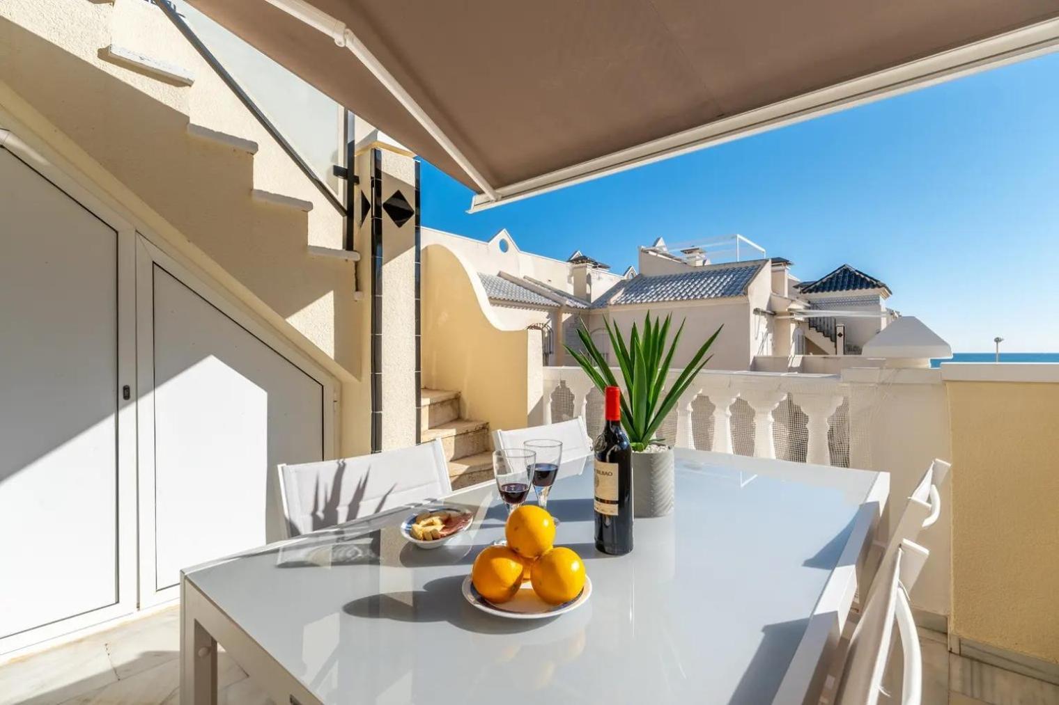 Apartment Amazing Penthouse On The Beach, Sea Views, Wifi, Airconditioning And Parking Torrevieja