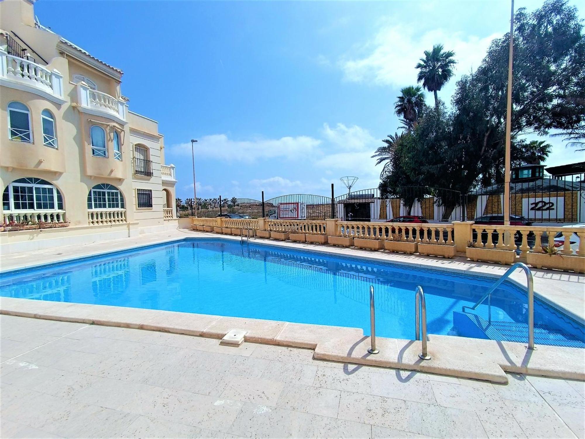 Amazing Penthouse On The Beach, Sea Views, Wifi, Airconditioning And Parking *