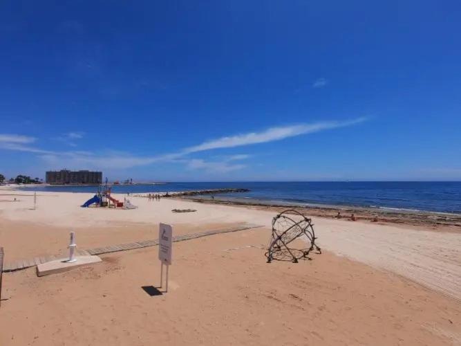 Apartment Amazing Penthouse On The Beach, Sea Views, Wifi, Airconditioning And Parking *