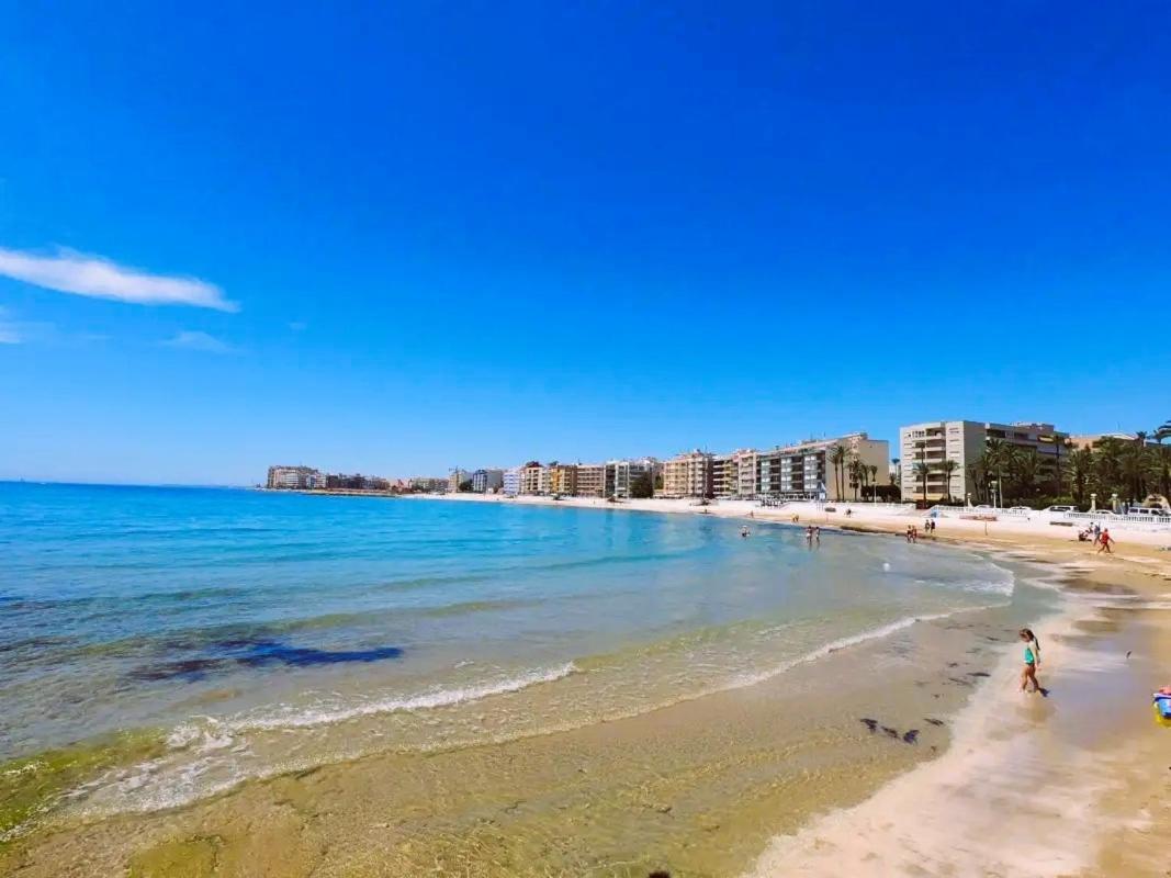Apartment Amazing Penthouse On The Beach, Sea Views, Wifi, Airconditioning And Parking